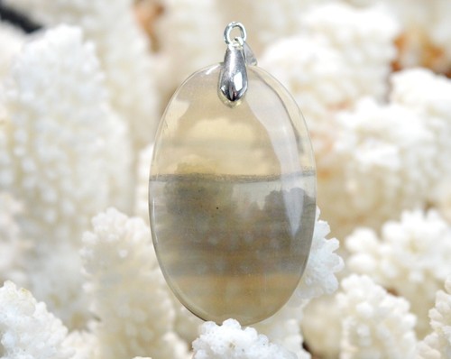 Pendentif Cabochon Labradorite Lune - 48 Carats - Pierre Naturelle Madagascar - JM-IMPORT