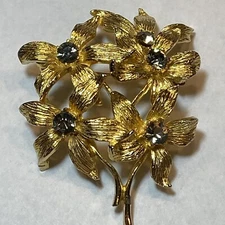 SIGNED CASTLE CLIFF SMOKEY TOPAZ RHINESTONES TEXURED SURFACE PETAL FLOWER BROOCH