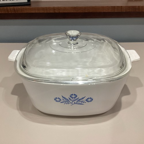 Vintage Corning Ware P-2 1/2-B Blue Cornflower Casserole 2 1/2 QT lid chipped