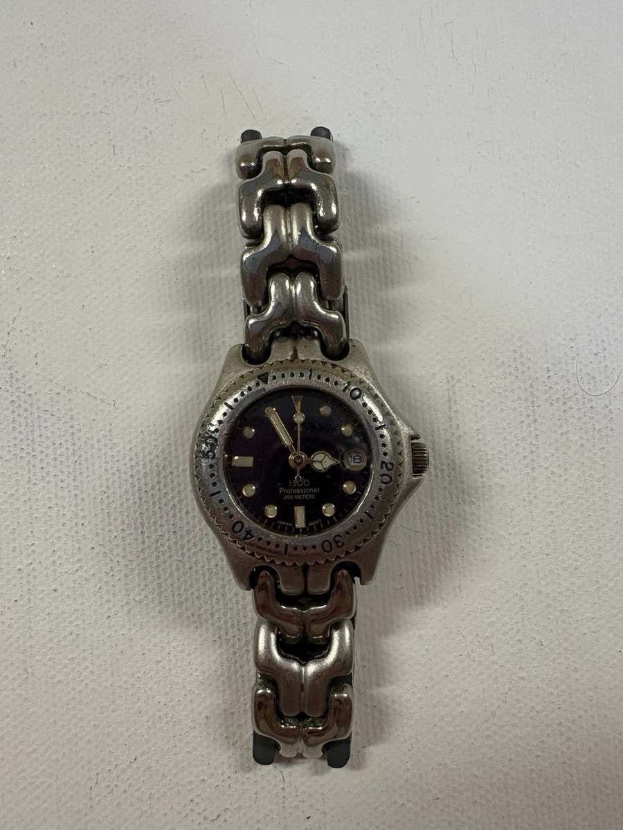 TAG Heuer Link Analog 200 m (20 ATM) Water Resistance Wristwatches