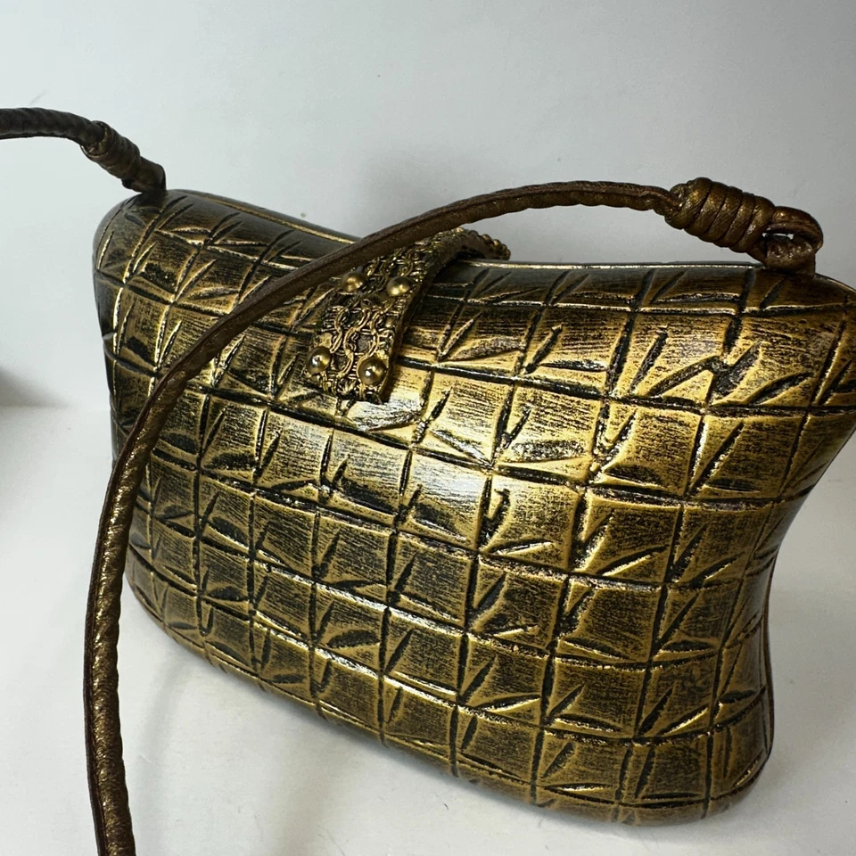 Cartera Timmy Woods Estuche Rígido Madera Metálico Bronce Tallado Vintage Bolso de Hombro Cocodrilo Foto 4 de 4