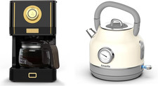 Juego de cafetera retro negra y hervidor eléctrico blanco