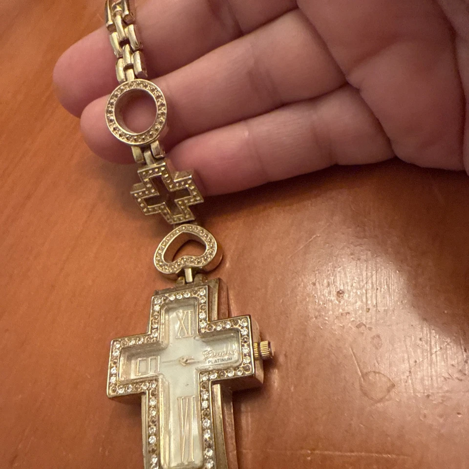 Geneva Women 7369 Pave MOP Cross Platinum Silver Tone Quartz 30mm Watch 7 1/4" — 第 3/4 张图片