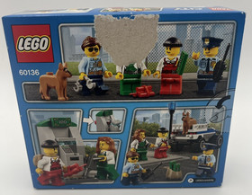 LEGO CITY: Police Starter Set (60136) - Retired Set