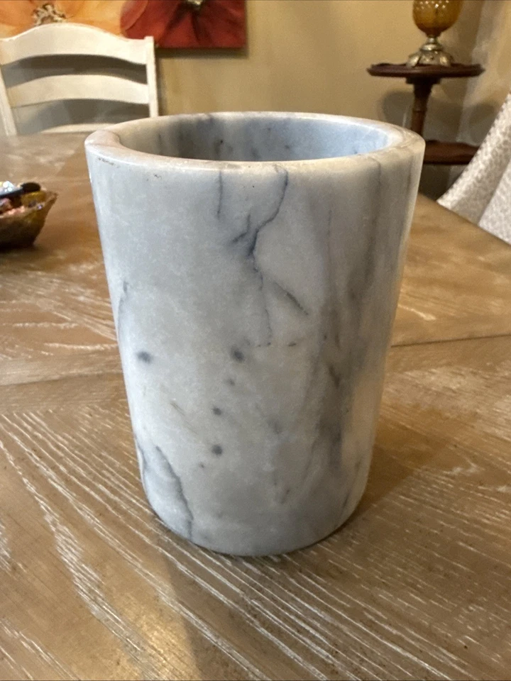 Enfriador/soporte para utensilios de vino de mármol blanco/gris caja y barril Foto 2 de 4