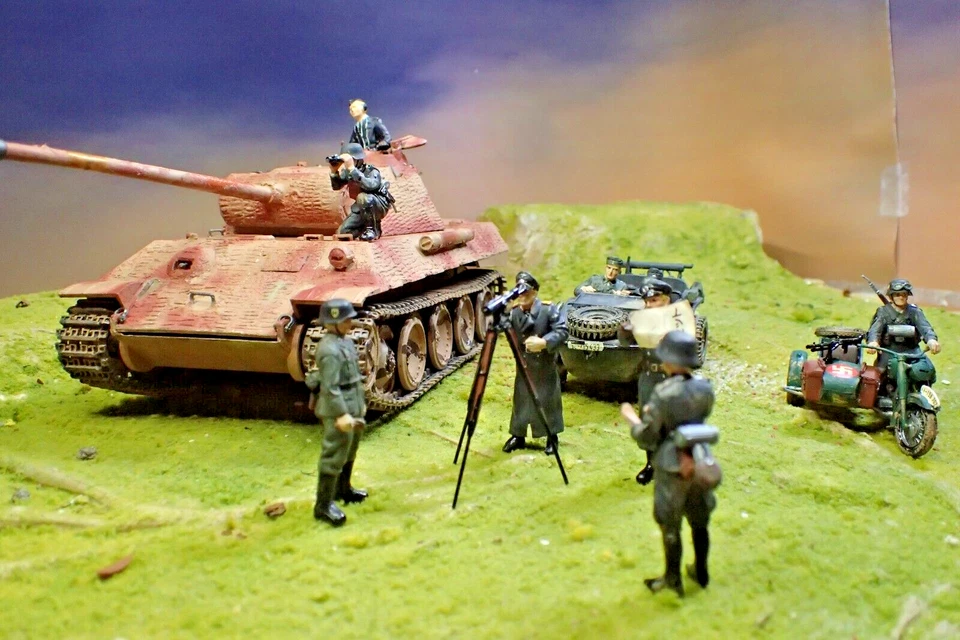 Built Painted Tamiya 1/35 German Panther tank schw wagen lot - Image 2 of 4