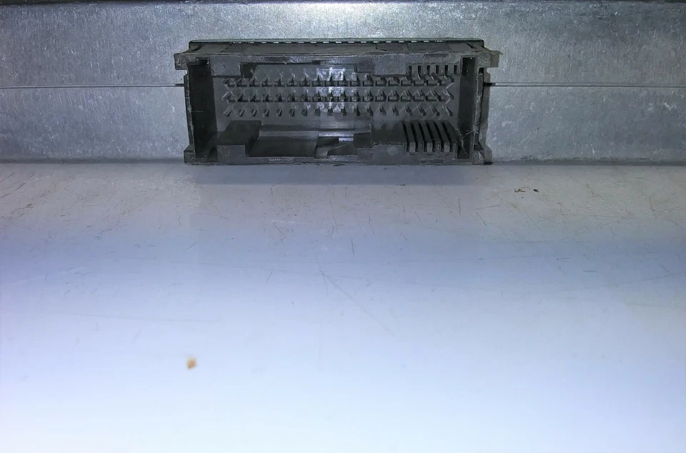 2006-2011 VW Passat or Jetta Bluetooth Control Module 1Z0035729C - Image 3 of 4