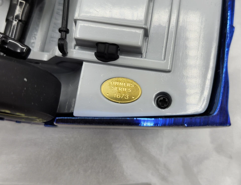 Jimmie Johnson #48 Lowe’s Blue Chrome ROOKIE YEAR 2002 Team Caliber 1/24 Diecast - Image 2 of 4