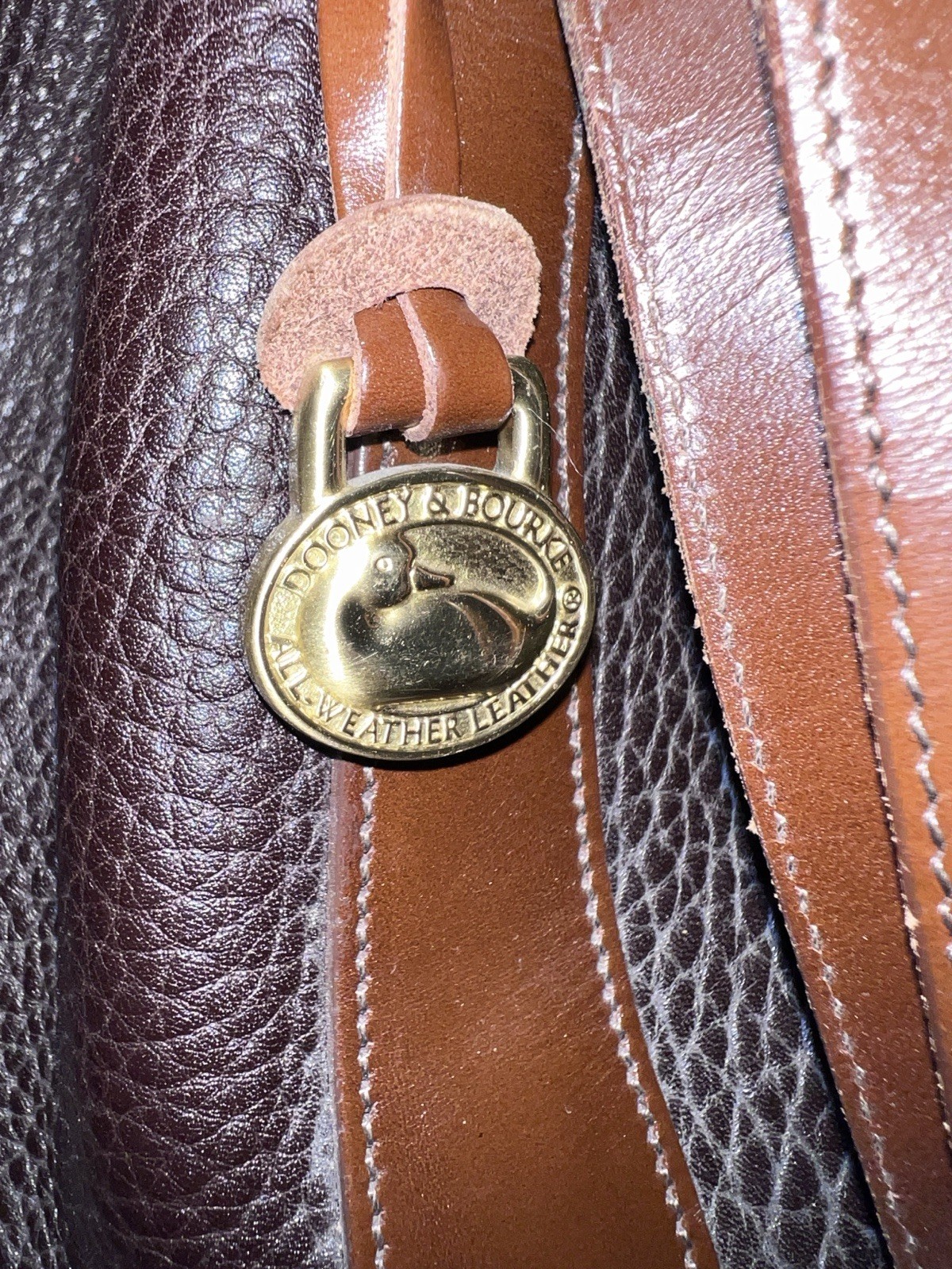 Excellent Condition Vintage Dooney And Bourke Leather Bucket Bag image 8