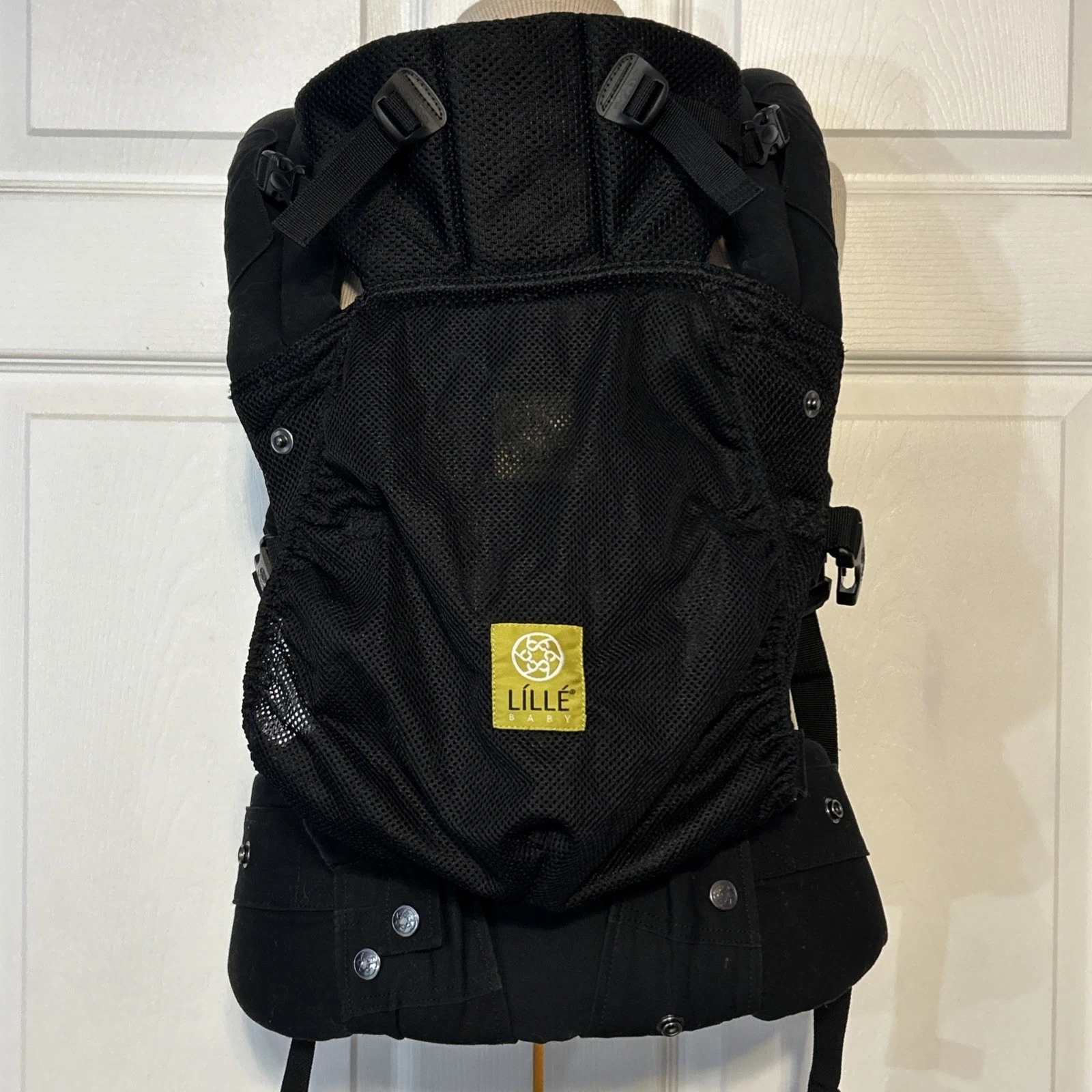 LÍLLÉbaby Complete 6-in-1 Baby Carrier Airflow Pockets Mesh Hood Black EUC