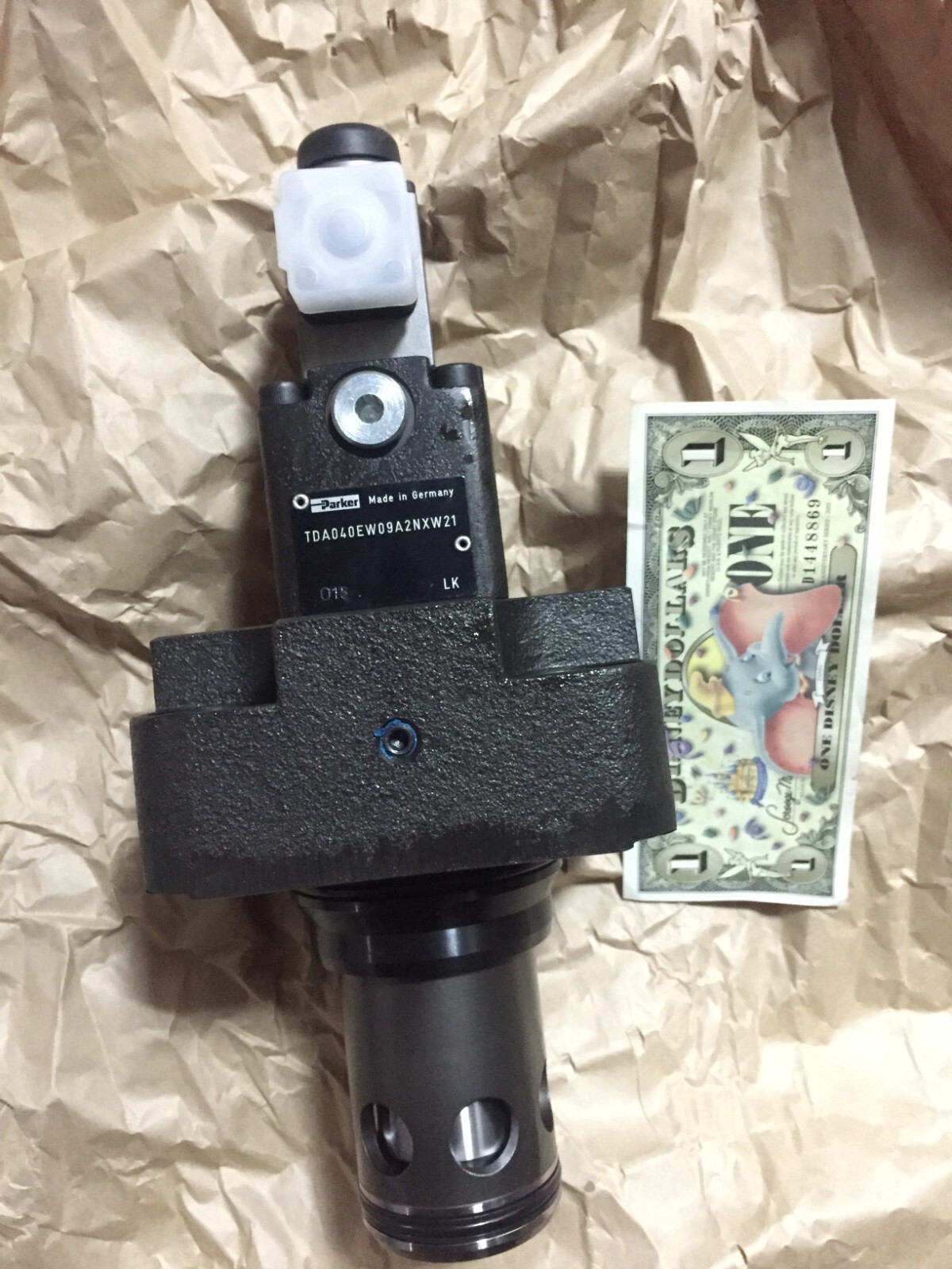 TDA040EW09A2NXW21 NEW PARKER VALVE
