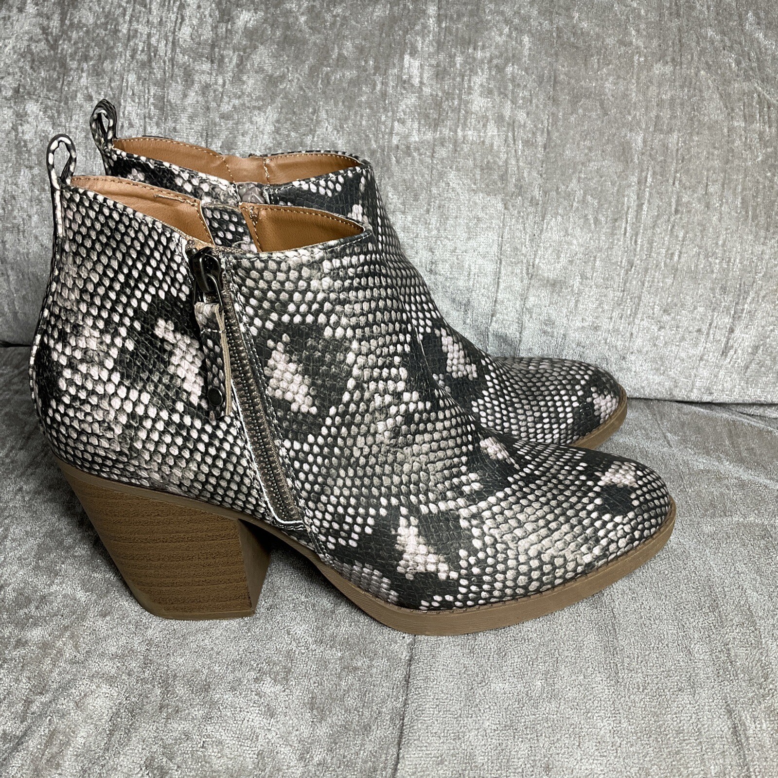 UNIVERSAL THREAD Snake Python Animal Print Ankle … - image 1