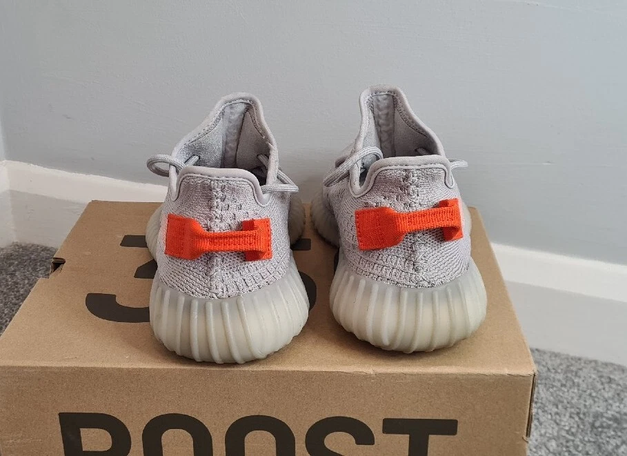 Size UK 6 adidas Yeezy Boost 350 V2 Tail Light Excellent