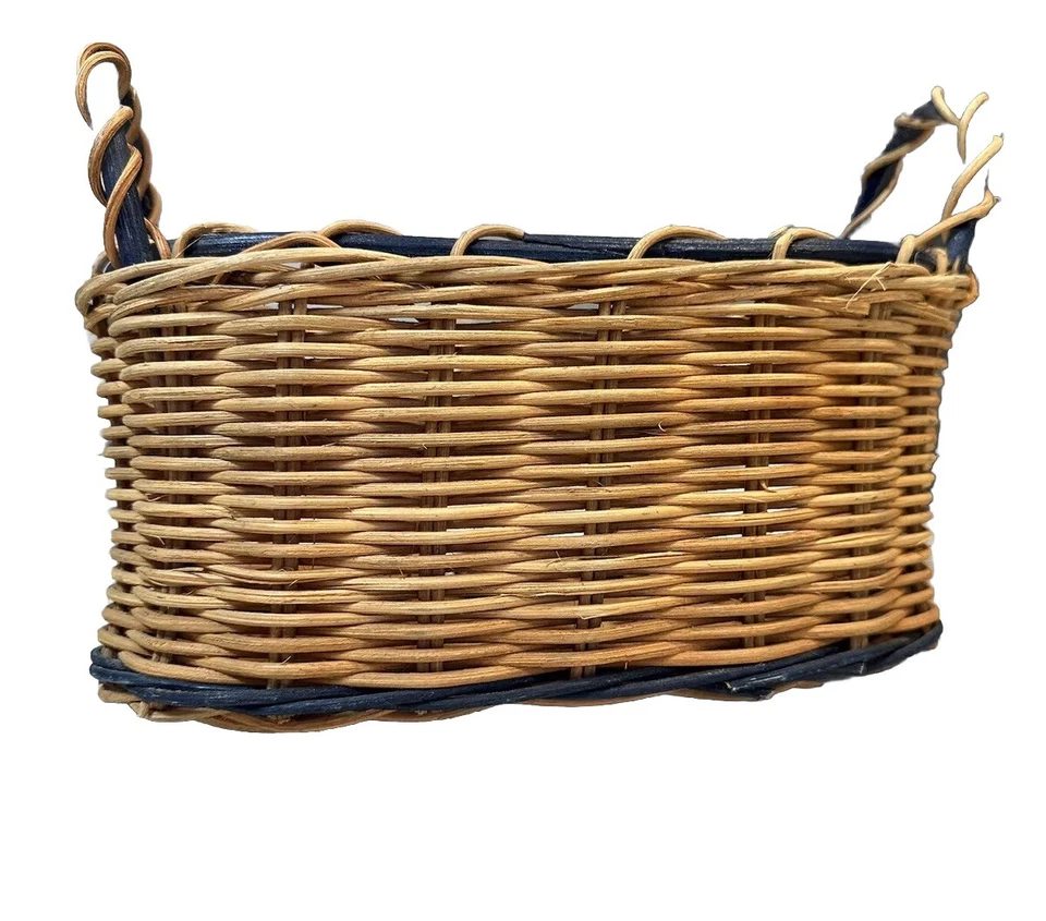 Wicker Basket with Handles Ceramic Tiles Of Chickens Farmhouse Style - Image 3 of 4