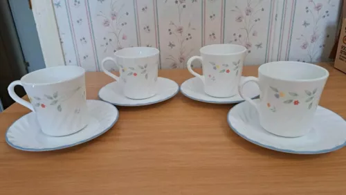 Set Of 4 Corning Corelle English Meadow Cups And Saucers Coffee Tea Very Nice