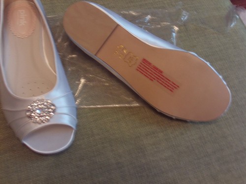 Neu Elfenbein Satin Rosa Paradox Flache Hochzeit Abschlussball Schuhe Größe 37/4 - Bild 2 von 3