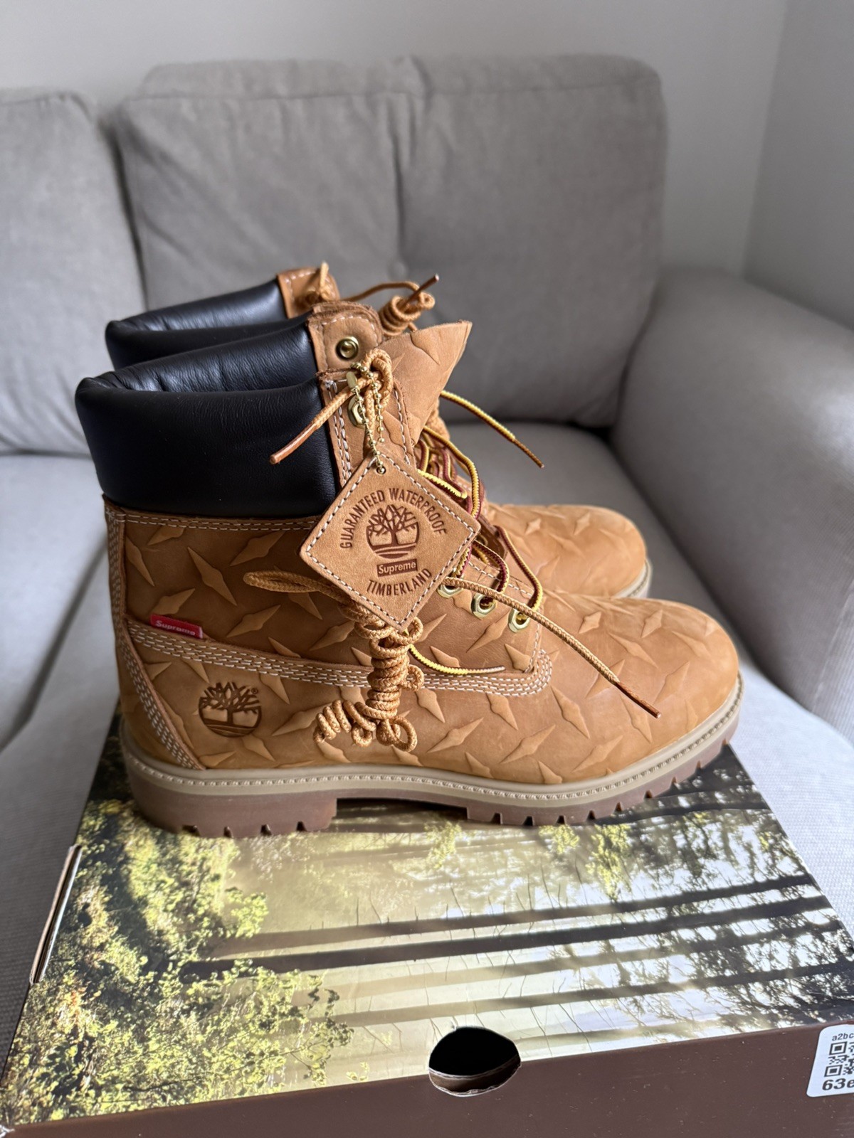 Supreme x Timberland 6 Inch Premium Waterproof Boot 'Diamond Plate’ Wheat image 2