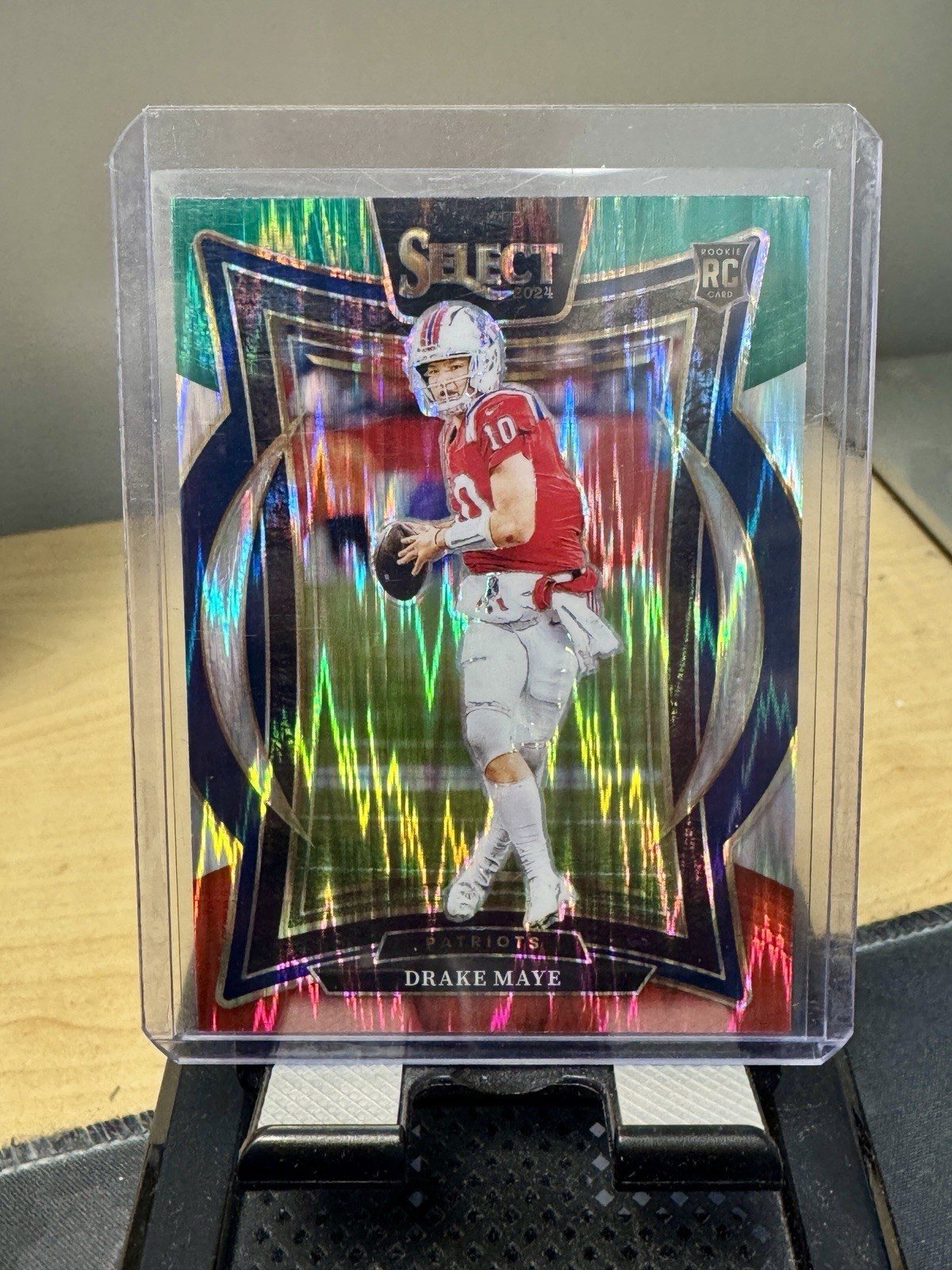 2024 Panini Select - Concourse Drake Maye #27 Green & Red Shock Prizm (RC)