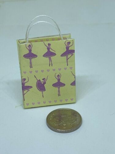 Handmade 1:12th Scale Dolls House Miniature Accessory Ballerina Theme Gift Bag 2 - Afbeelding 1 van 1