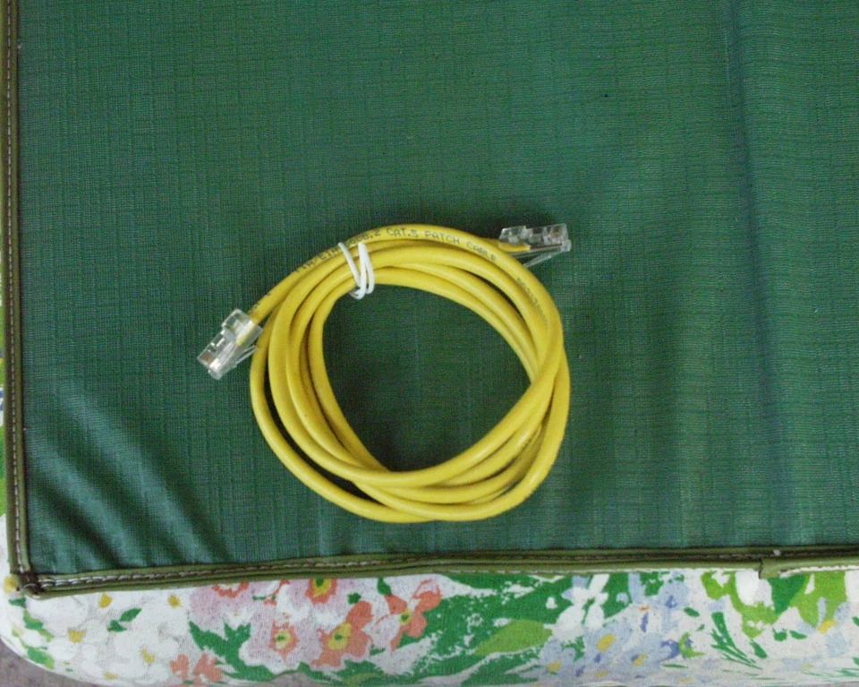 Netgear DOCSIS 30 (CM400-100NAS) 340 GOOD SHAPE ethernet port coxialcable modem - Image 3 of 4