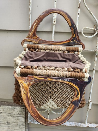 Vtg 70s Macrame Handbag W/Artsy Lucite Handle Ecru/ Tawny / Brn Lined Handmade - Picture 10 of 14