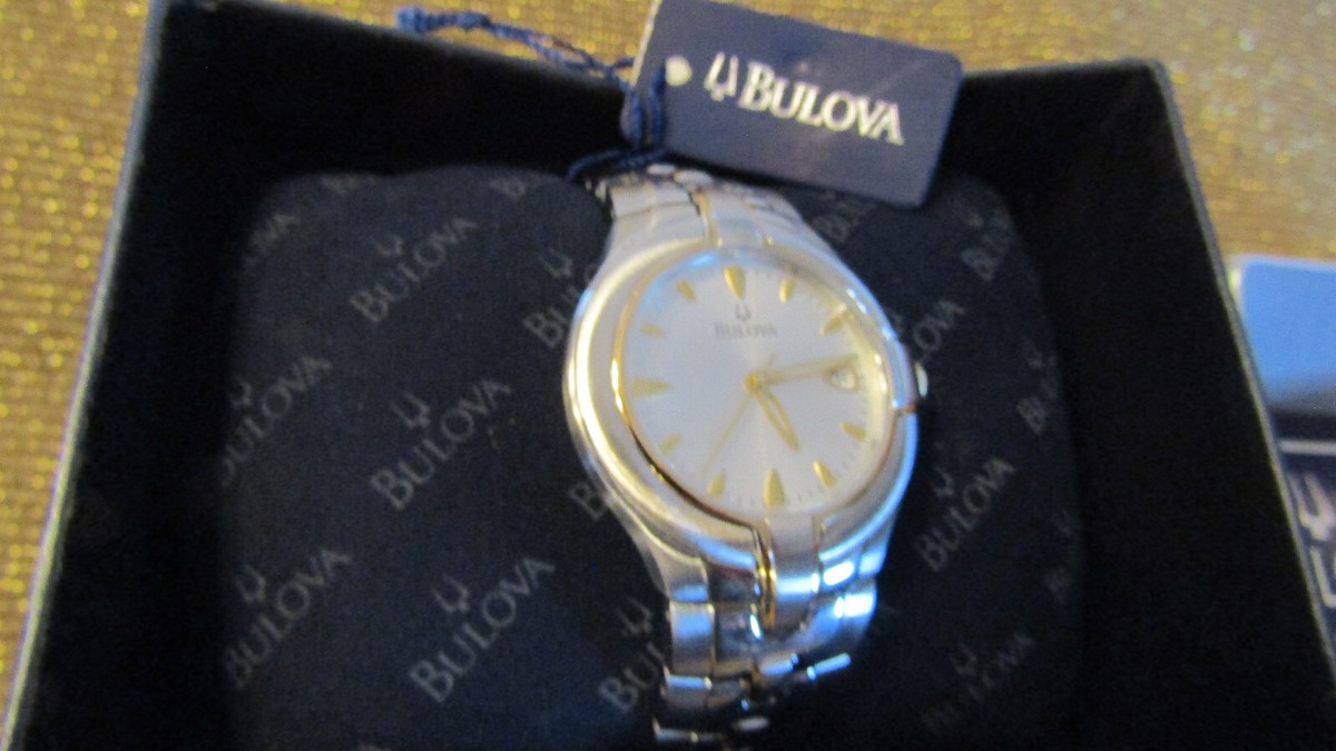 VintG Mens Bulova Accutron A3 Stainless Steel SILVER/GOLD Dial