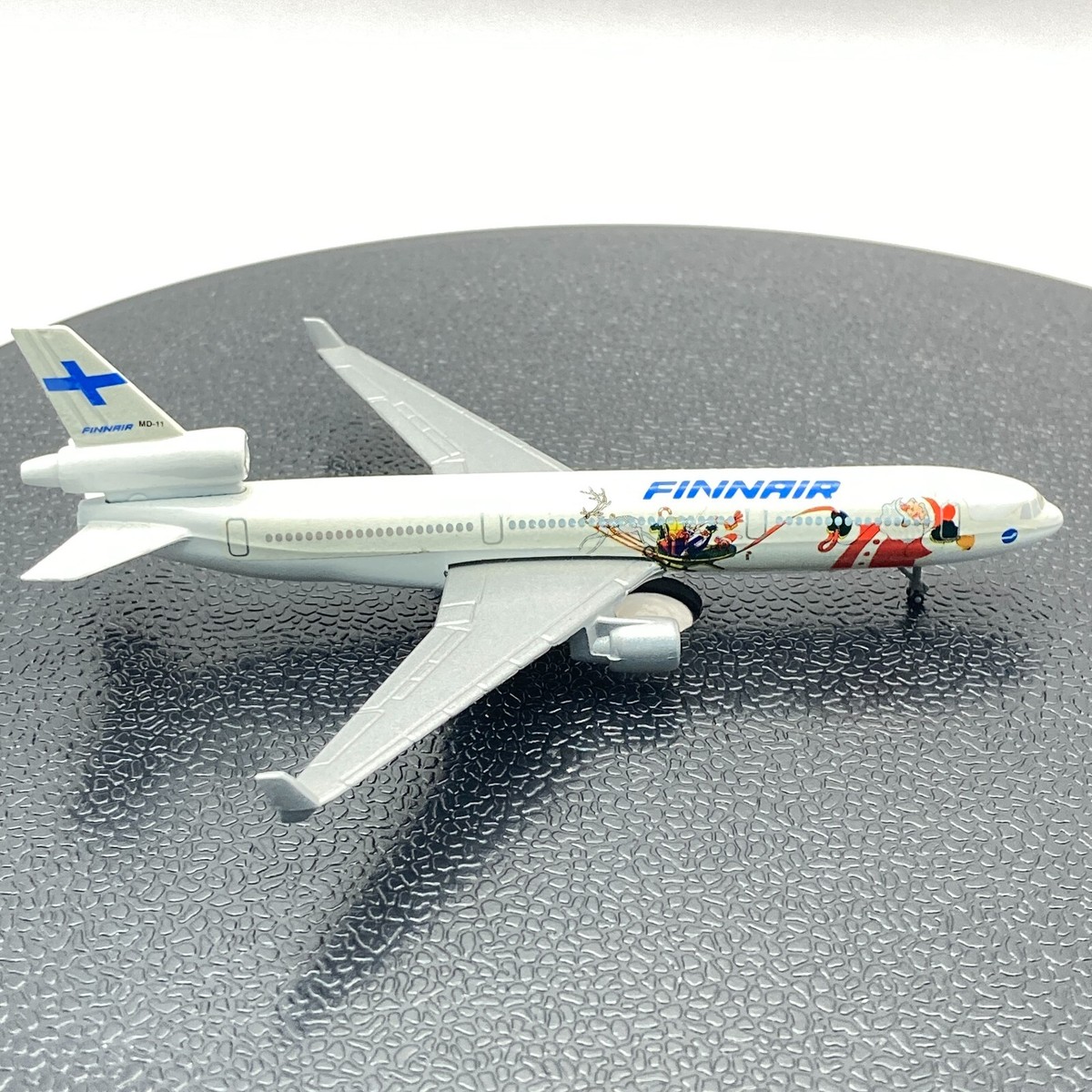 Schabak 1/500 MD-11 FINNAIR Santa Claus Jet Diecast model 843/59