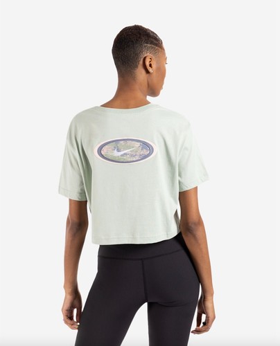 Nike Women's Cropped Top T-Shirt Short Sleeve Sportswear LargeTop $35 Retail - 第 2/2 張圖片