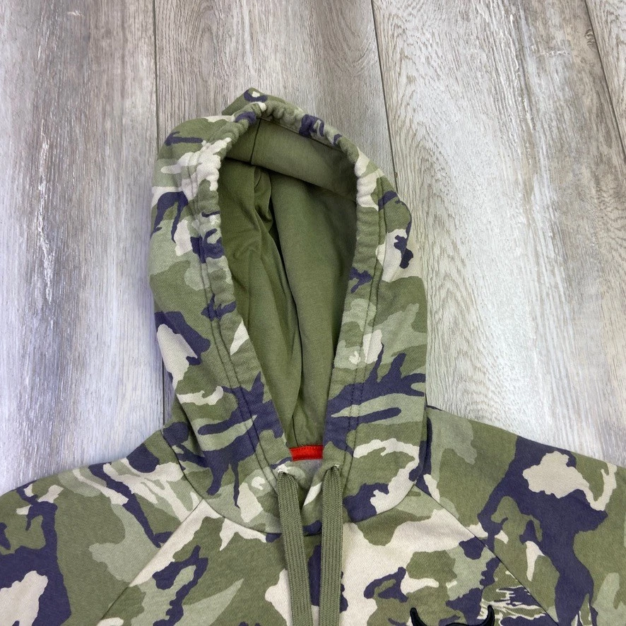 Мужская толстовка с капюшоном Under Armour Project Rock M Зеленый камуфляж Тигровая полоса День ветеранов Мужчины - Изображение 2 из 4