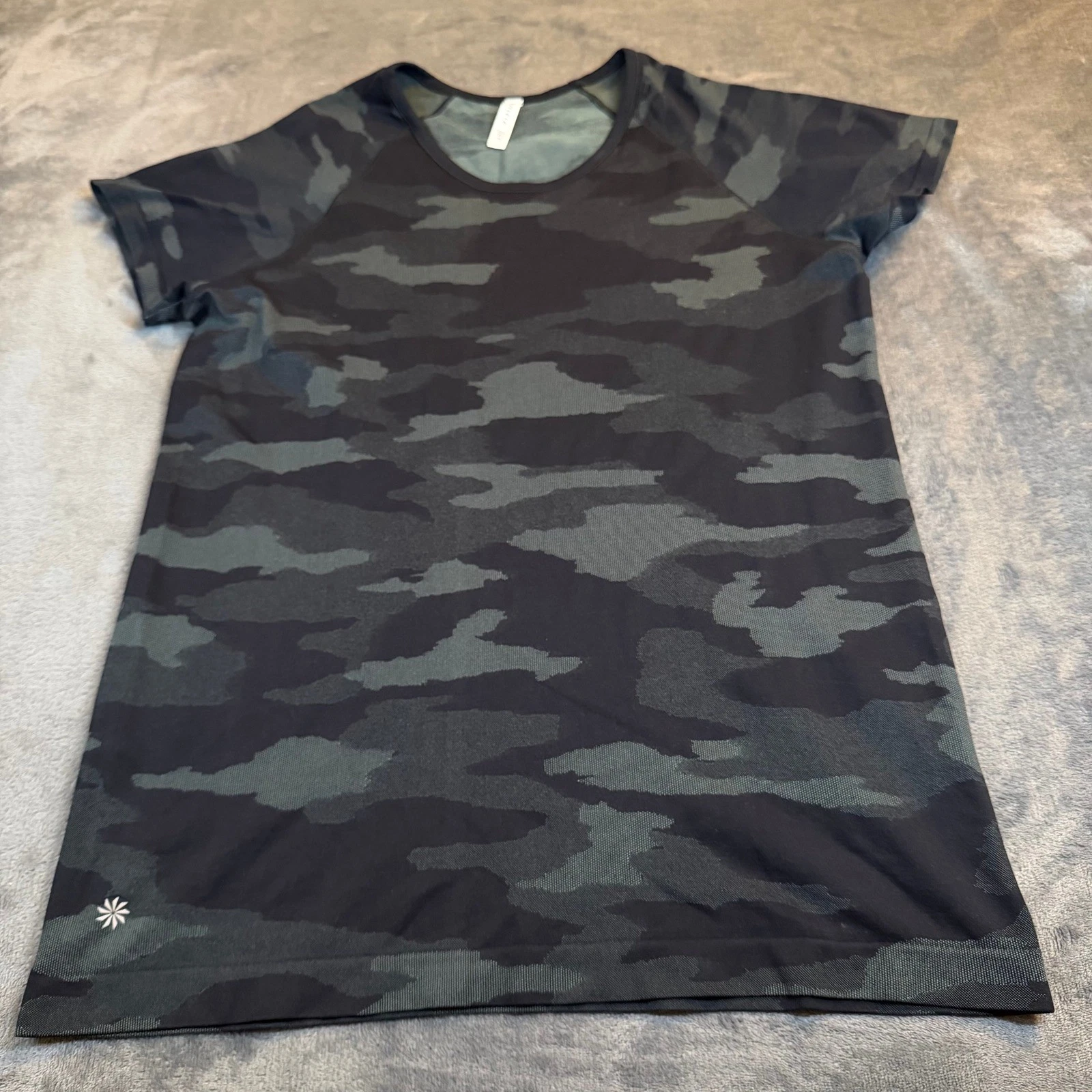 Athleta Camouflage Activewear Shirt Top Women's XL Seamless Athleisure Workout