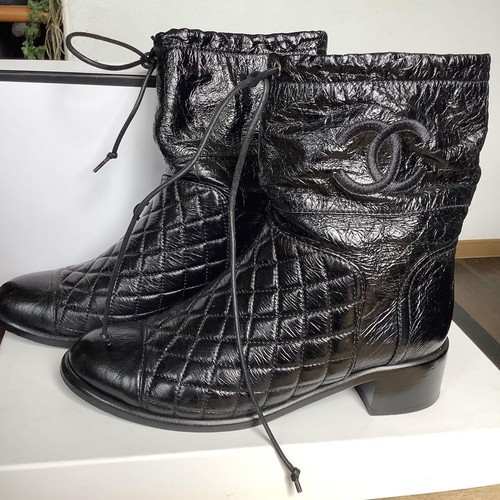 Chanel Washer Lack Absatz Stiefel Bootie Schuhe Damen Größe 36C Coco Mark schwarz