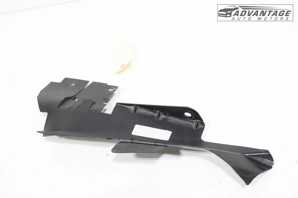 Chevrolet Camaro 2016-2023 radiador deflector de aire inferior cubierta lateral izquierda OEM Foto 3 de 4