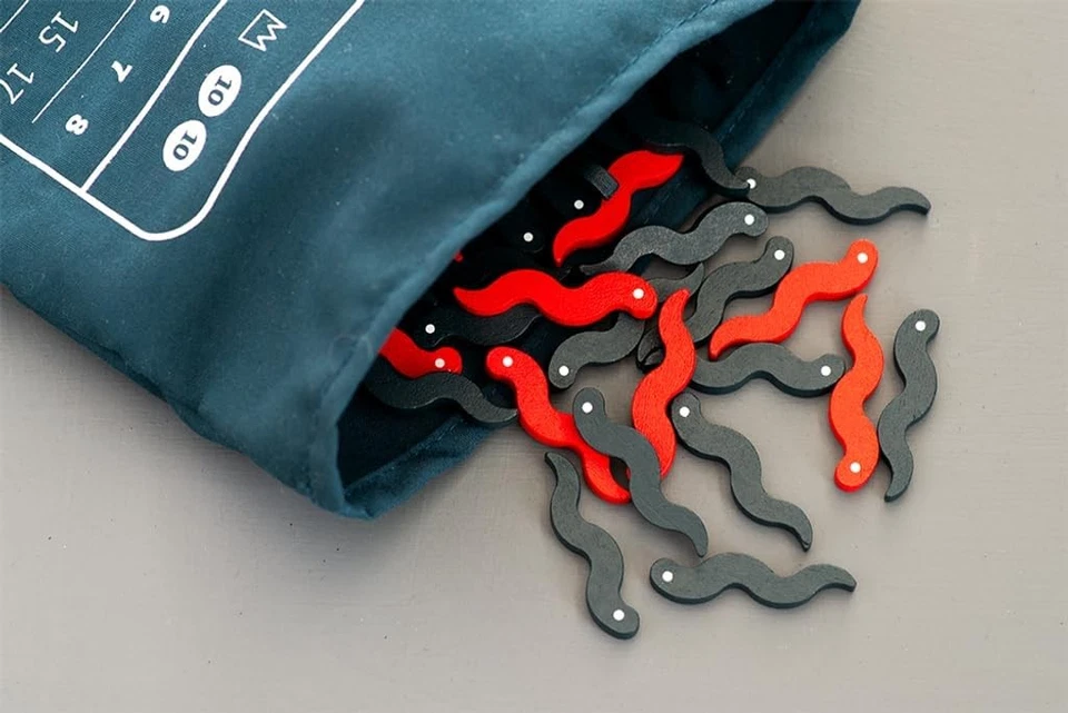 Oink Games Wriggle Roulette Board Game – Push-Your-Luck Fun for Kids & Adults - Image 4 of 4