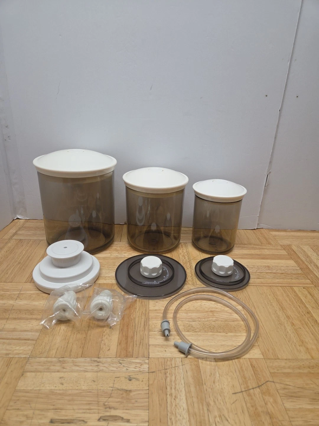 FoodSaver Tilia Vacuum Seal Amber Canister Set 80oz, 50oz. 25oz w/Lids Jar Hose
Opens in a new windo