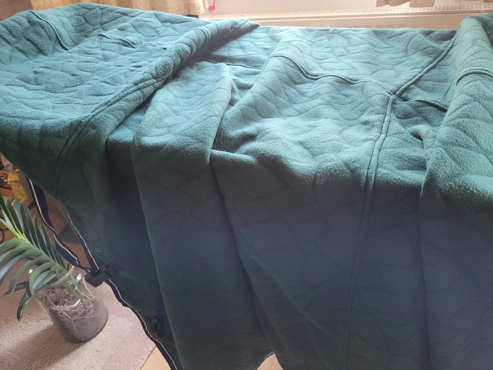Pferdedecke aus Fleece mit Halsteil, leicht, grün-marmoriert für Warmblut