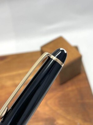 Montblanc Classique Meisterstuck Fountain Pen 144 14k Black Resin