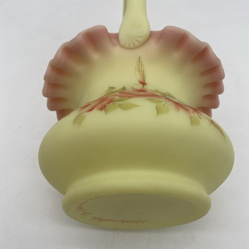 Vintage Fenton Burmese UV Reactive Glass Basket Ruffle Crimp Edge Roses - Signed - Picture 16 of 21