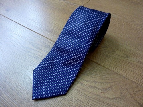 M&S Neck Tie 100% Silk Window Check Pattern Blue Size 3.5 x 57 in. - Picture 3 of 8