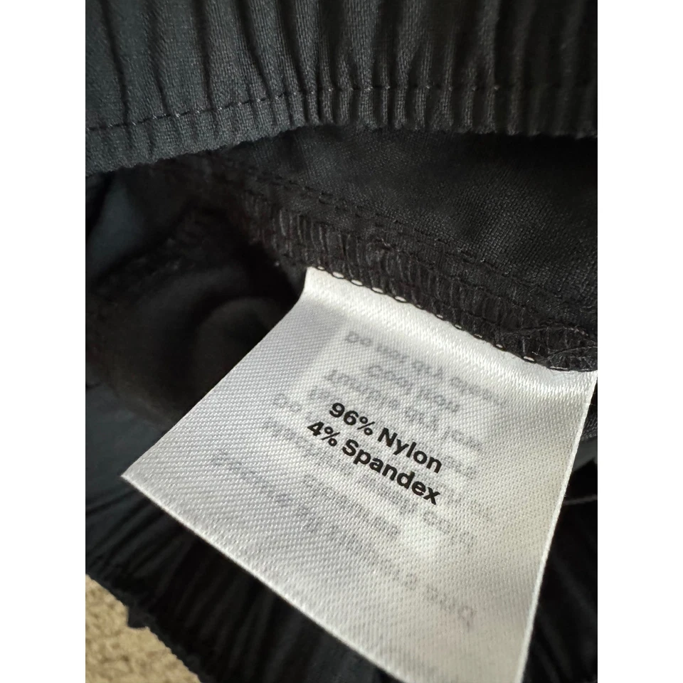 Calça curta REI Co Op infantil conversível com zíper náilon preta caminhada tamanho XS - Imagem 4 de 4