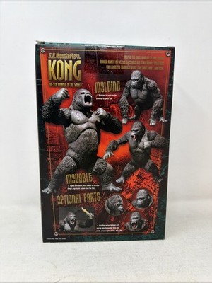 S.H. MonsterArts KING KONG 2005 The 8th Wonder Of The World Figure