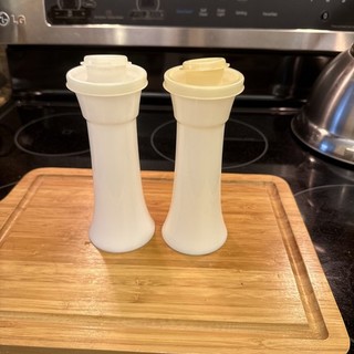 Vintage Tupperware Salt & Pepper Shakers 6.5" White Hourglass 718 READ