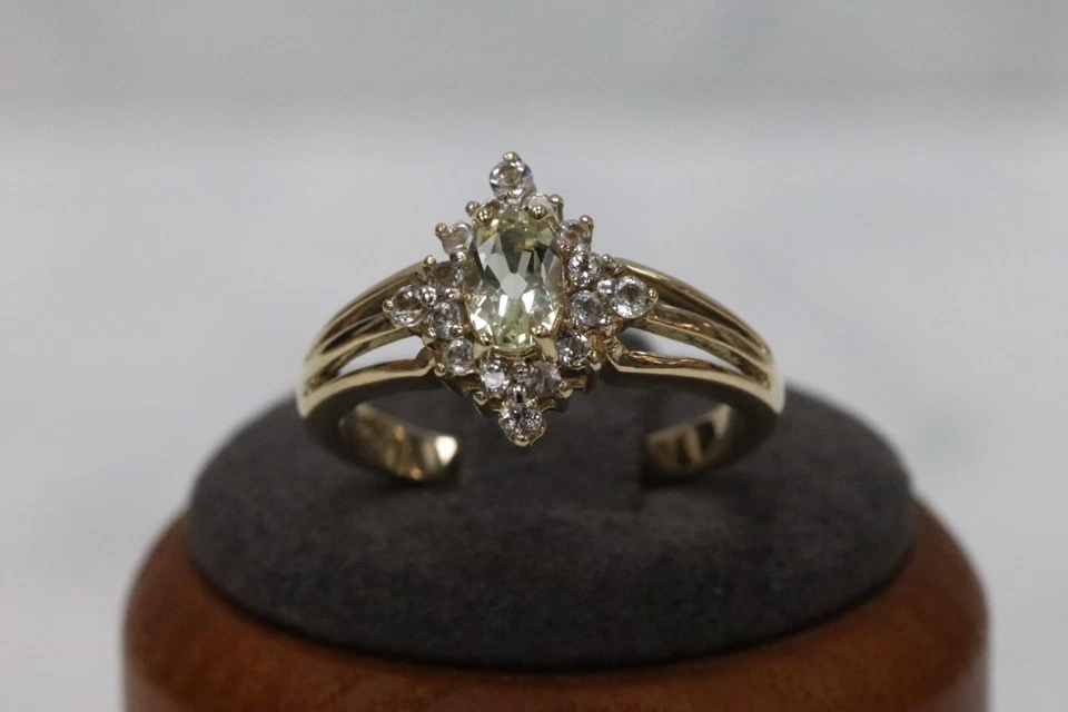 9ct Yellow Gold Yellow Quartz & CZ Cluster Ring - Size N - UK Hallmark - Image 3 of 4