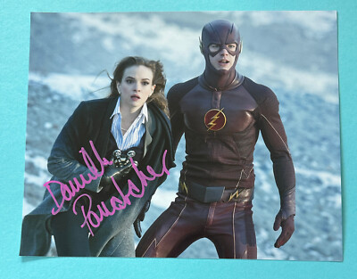 Danielle Panabaker  -  The Flash   - signed, original Autogramm !!!