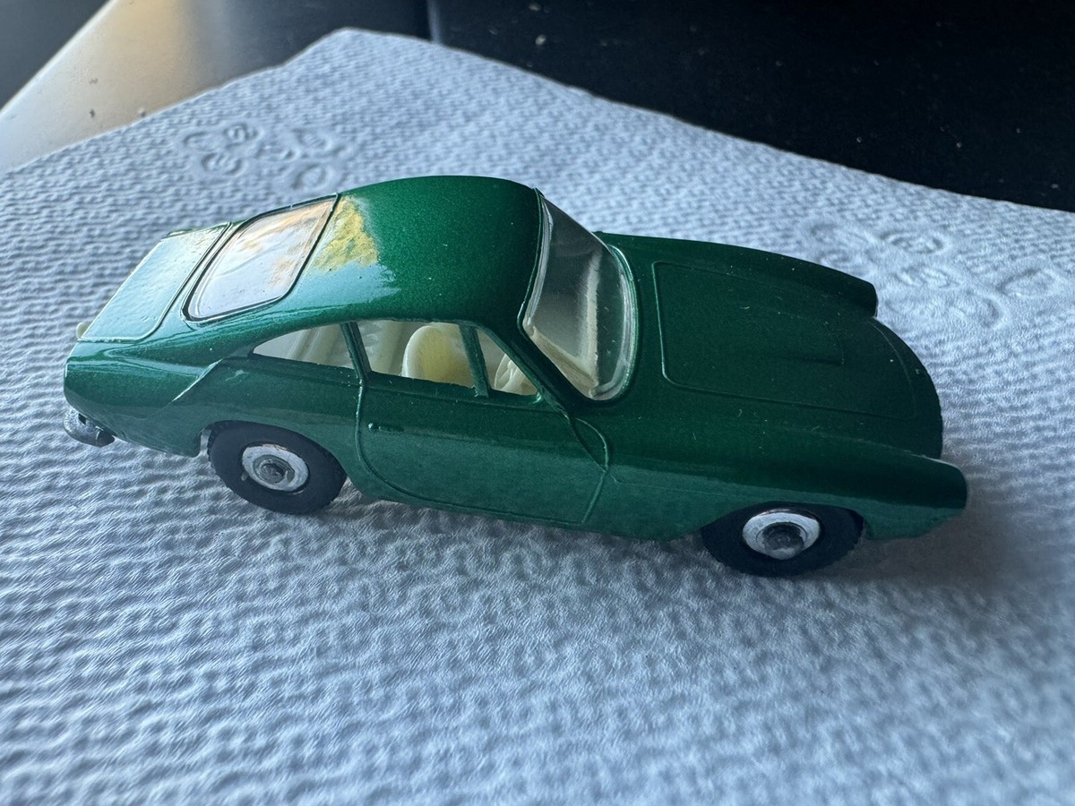 ミニカー MATCHBOX No.75 Ferrari Berlinetta s-l400.jpg