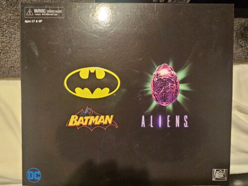 Neca DC Batman VS Aliens NYCC 2019 Exclusive Action Figure Set