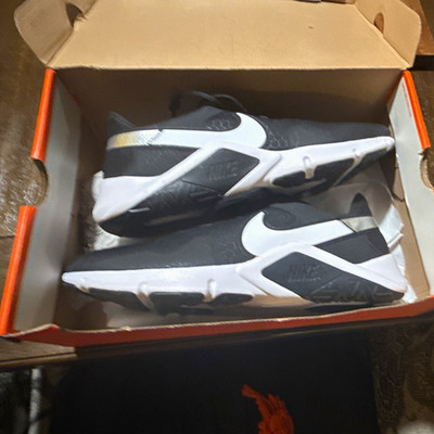 Nike Legend Essential 2 Men's Athletic Sneaker Shoes Black/White