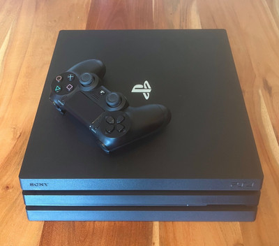Sony PlayStation 4 Pro 1TB Spielkonsole - Schwarz