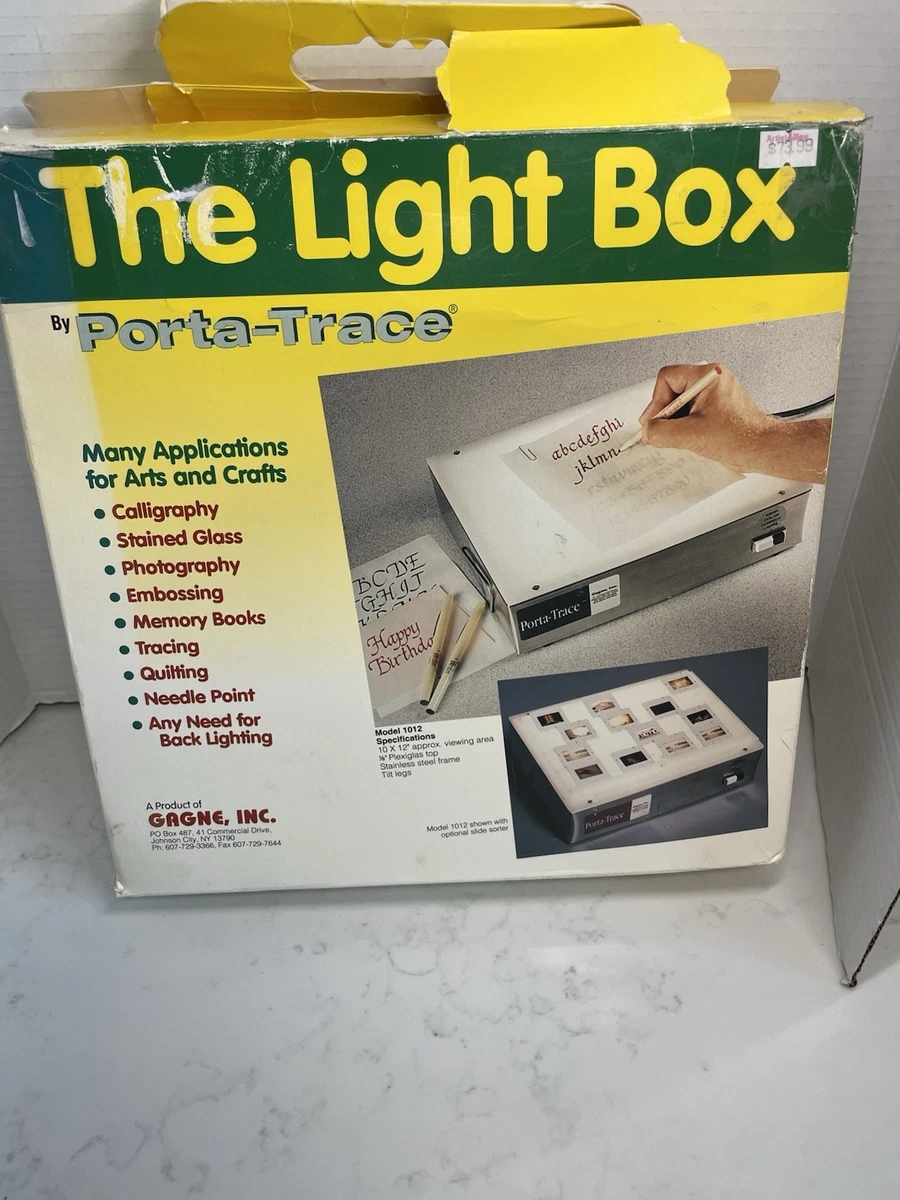 Boîte à Lumière Gagne PortaTrace 334E – 25x30 Cm – LED 8W – Acier Inox – Fabriqué USA