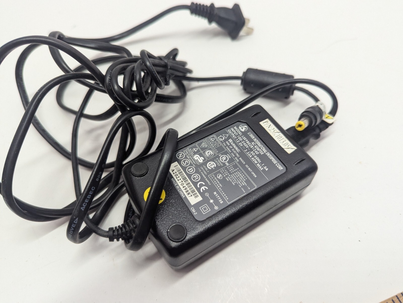 LI SHIN LSE9802B1240 AC Adapter Output: 12V 3.33A CD Re-writer Compaq