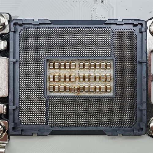 GIGABYTE Z790 AORUS PRO X (LGA 1700/ Intel/ ATX/ DDR5/ PCIe 5.0) -NOT WORKING- - Bild 6 von 8